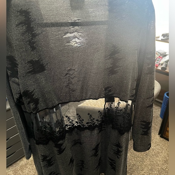 Coral grey with lace women’s duster - Picture 3 of 4